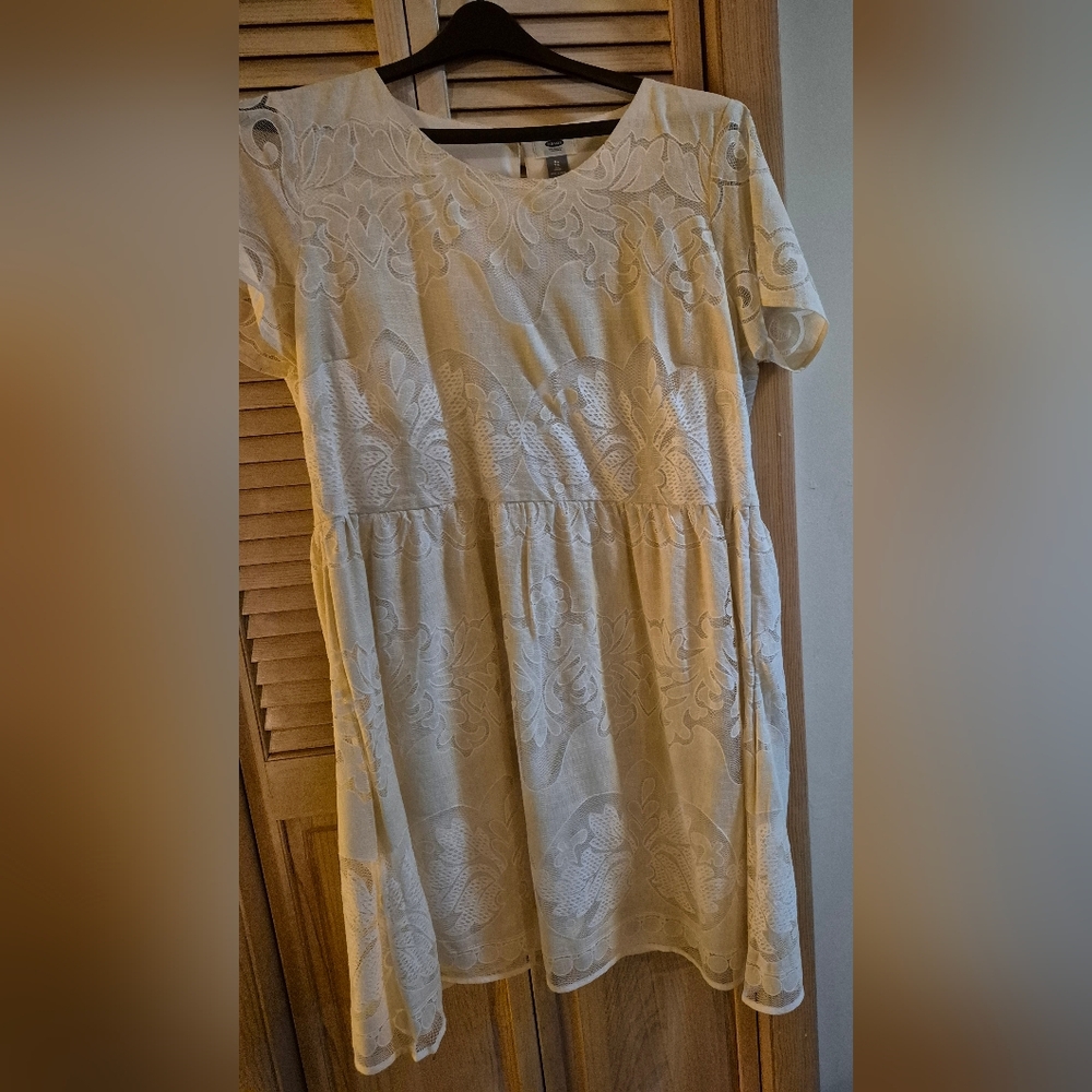 Old Navy Cream Lace Top